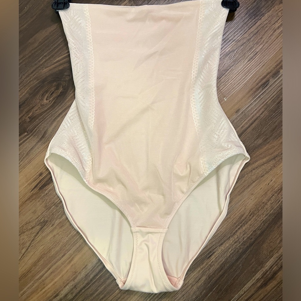 High waisted sheer nude with lace detail shapewear | Spanx